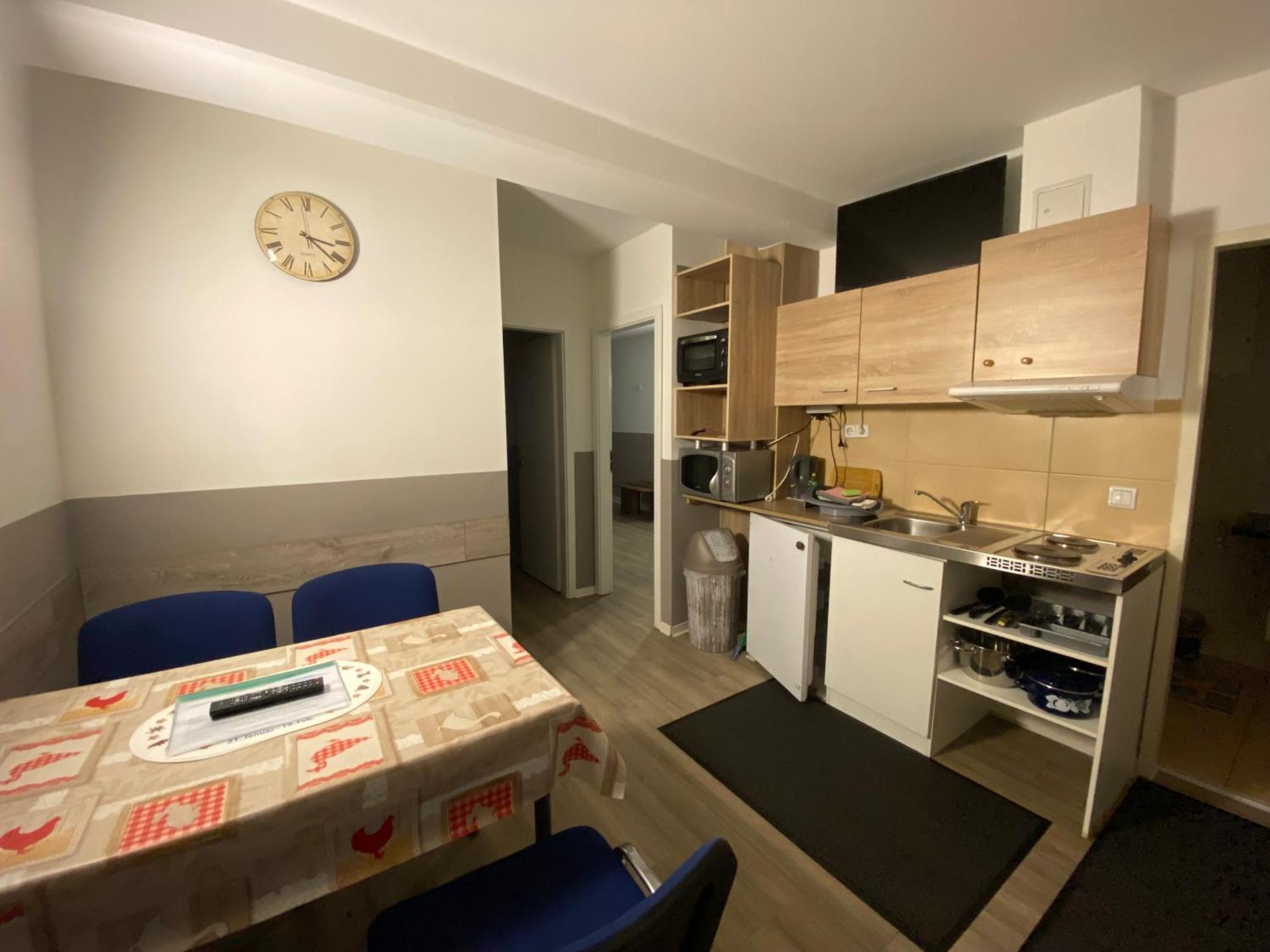 Apartment Boardinghouse *